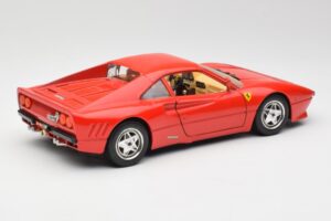 Ferrari 288 GTO レッド Bburago 1:18 3027 メタル - 画像 3/8