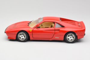 Ferrari 288 GTO レッド Bburago 1:18 3027 メタル - 画像 4/8