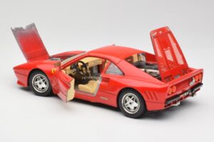 Ferrari 288 GTO レッド Bburago 1:18 3027 メタル - 画像 5/8