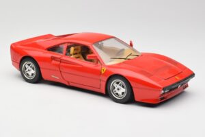 Ferrari 288 GTO レッド Bburago 1:18 3027 メタル - 画像 6/8