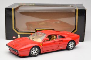 Ferrari 288 GTO レッド Bburago 1:18 3027 メタル - 画像 8/8