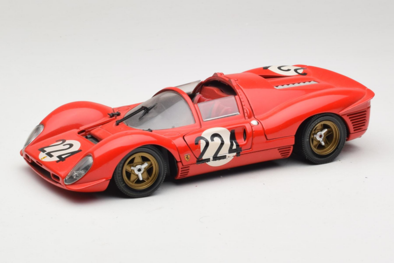Ferrari 330 P4 #224 レッド 1967 Revell 1:18 48825-P2 メタル