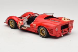Ferrari 330 P4 #23 L. Bandini / C. Amon 24 Hours of Daytona Winner 1967 Revell 1:18 48833 メタル - 画像 5/8