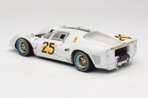 Ferrari 330 P4 #25 ホワイト Revell 1:18 48845 メタル - 画像 7/8