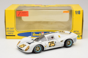 Ferrari 330 P4 #25 ホワイト Revell 1:18 48845 メタル - 画像 8/8