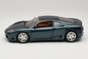 Ferrari 360 Modena ダークグリーンメタリック Bburago 1:18 3358-G2 メタル - 画像 3/7
