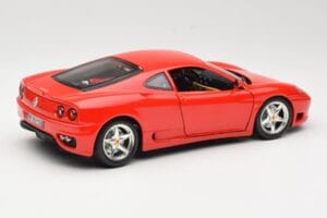 Ferrari 360 Modena レッド Bburago 1:18 3358 メタル - 画像 3/8