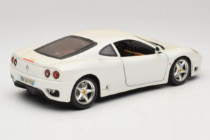 Ferrari 360 Modena ホワイト Bburago 1:18 3368-W1 メタル - 画像 3/8