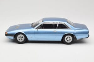 Ferrari 365 GT4 2+2 ブルー KK-Scale 1:18 KKDC180162 メタル - 画像 3/6