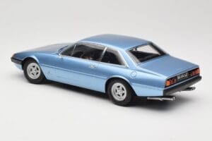 Ferrari 365 GT4 2+2 ブルー KK-Scale 1:18 KKDC180162 メタル - 画像 5/6