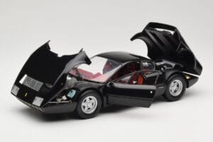 Ferrari 365 GT4/BB ブラック Kyosho 1:18 08173K メタル - 画像 2/8