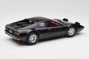 Ferrari 365 GT4/BB ブラック Kyosho 1:18 08173K メタル - 画像 3/8