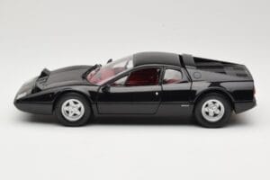 Ferrari 365 GT4/BB ブラック Kyosho 1:18 08173K メタル - 画像 4/8