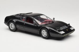 Ferrari 365 GT4/BB ブラック Kyosho 1:18 08173K メタル - 画像 6/8