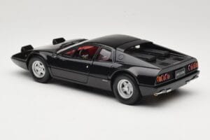 Ferrari 365 GT4/BB ブラック Kyosho 1:18 08173K メタル - 画像 7/8