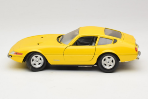 Ferrari 365 GTB/4 Daytona イエロー Techno Giodi 1:18 40011-Y1 メタル - 画像 3/7