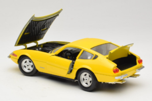 Ferrari 365 GTB/4 Daytona イエロー Techno Giodi 1:18 40011-Y1 メタル - 画像 4/7