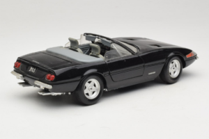 Ferrari 365 GTB/4 Daytona カブリオレ ブラック Techno Giodi 1:18 40011-B1 メタル - 画像 3/8