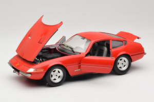 Ferrari 365 GTB/4 Daytona レッド Techno Giodi 1:18 40011-P2 メタル - 画像 2/8