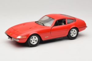 Ferrari 365 GTB/4 Daytona レッド Techno Giodi 1:18 40011-P2 メタル