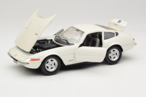 Ferrari 365 GTB/4 Daytona Berlina ホワイト Techno Giodi 1:18 74007 メタル - 画像 2/8