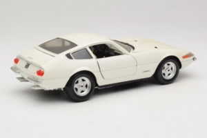 Ferrari 365 GTB/4 Daytona Berlina ホワイト Techno Giodi 1:18 74007 メタル - 画像 3/8