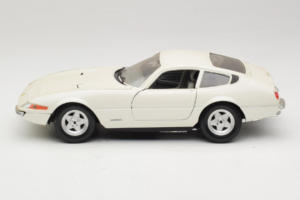 Ferrari 365 GTB/4 Daytona Berlina ホワイト Techno Giodi 1:18 74007 メタル - 画像 4/8
