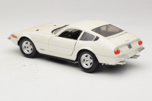 Ferrari 365 GTB/4 Daytona Berlina ホワイト Techno Giodi 1:18 74007 メタル - 画像 7/8