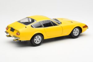 Ferrari 365 GTB/4 Daytona イエロー Kyosho 1:18 08162Y メタル - 画像 3/8