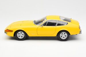 Ferrari 365 GTB/4 Daytona イエロー Kyosho 1:18 08162Y メタル - 画像 4/8