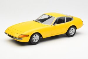 Ferrari 365 GTB/4 Daytona イエロー Kyosho 1:18 08162Y メタル