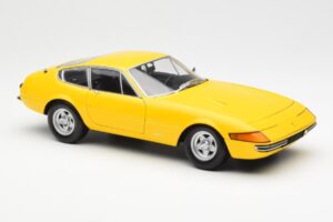 Ferrari 365 GTB/4 Daytona イエロー Kyosho 1:18 08162Y メタル - 画像 6/8
