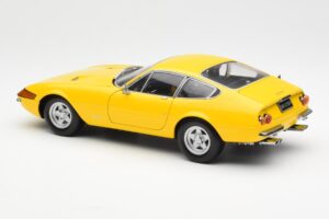 Ferrari 365 GTB/4 Daytona イエロー Kyosho 1:18 08162Y メタル - 画像 7/8