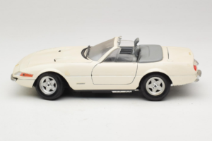 Ferrari 365 GTS/4 Spider ホワイト Techno Giodi 1:18 40028 メタル - 画像 4/8