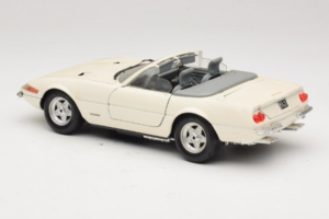 Ferrari 365 GTS/4 Spider ホワイト Techno Giodi 1:18 40028 メタル - 画像 7/8