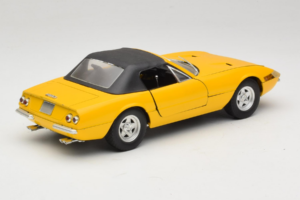 Ferrari 365 GTS イエロー ブラックルーフ Solido 1:18 8018 メタル - 画像 3/8