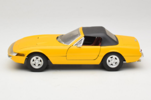 Ferrari 365 GTS イエロー ブラックルーフ Solido 1:18 8018 メタル - 画像 4/8