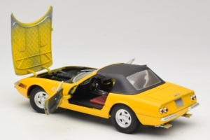 Ferrari 365 GTS イエロー ブラックルーフ Solido 1:18 8018 メタル - 画像 5/8