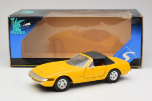 Ferrari 365 GTS イエロー ブラックルーフ Solido 1:18 8018 メタル - 画像 8/8