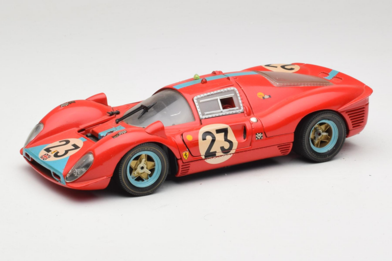 Ferrari 412P #23 W. Mairesse / J. Beurlys Le Mans 1967 レッド Revell 1:18 48826 メタル