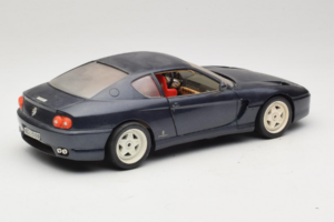 Ferrari 456 GT Dark Blue Metallic Bburago 1:18 3036-B2 メタル - 画像 3/8