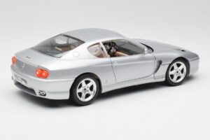 Ferrari 456 GT シルバー Bburago 1:18 3036-M2 メタル - 画像 3/8