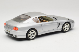 Ferrari 456 GT シルバー Bburago 1:18 3336-S1 メタル - 画像 3/8
