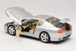 Ferrari 456 GT シルバー Bburago 1:18 3336-S1 メタル - 画像 5/8