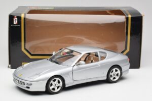 Ferrari 456 GT シルバー Bburago 1:18 3036-M2 メタル - 画像 8/8