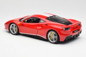 Ferrari 488 GTB レッド Bburago 1:18 18-76102 メタル - 画像 7/8