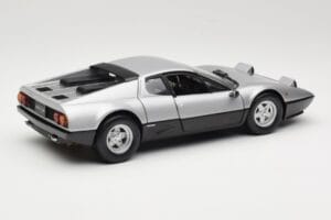 Ferrari 512BB シルバー Kyosho 1:18 08171S メタル - 画像 3/8