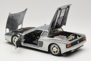 Ferrari 512M Chrome Silver Hot Wheels 1:18 25739 メタル - 画像 5/8