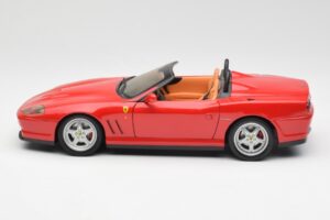 Ferrari 550 Barchetta Pininfarina レッド Bburago 1:18 327660 メタル - 画像 4/8