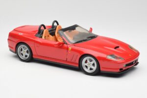 Ferrari 550 Barchetta Pininfarina レッド Bburago 1:18 327660 メタル - 画像 6/8